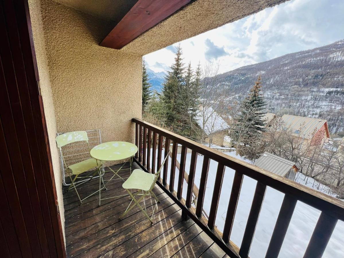 Studio Montagne - Plein Soleil Et Terrasse Briançon Exterior foto